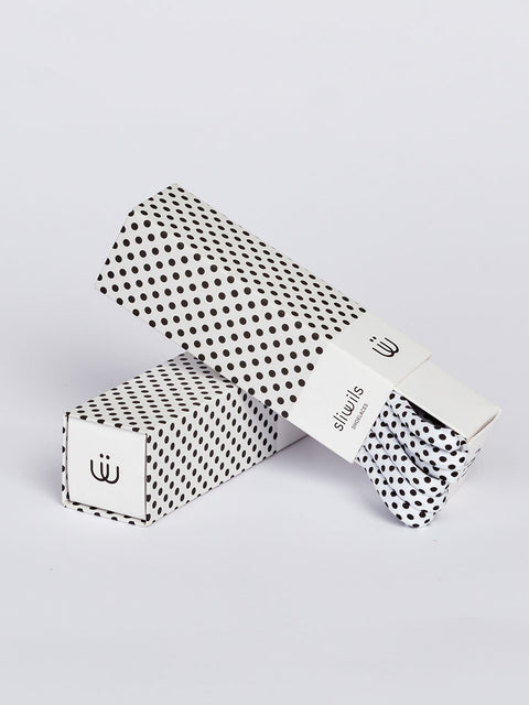 Cordones de lunares negros sobre blanco para zapatillas