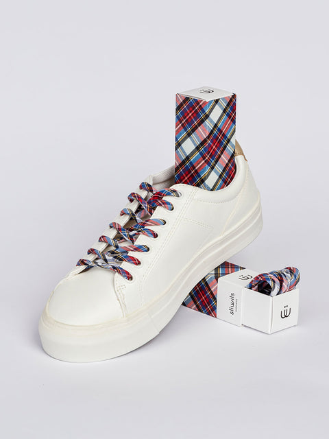 Zapatillas blancas con cordones de cuadros escoceses multicolor